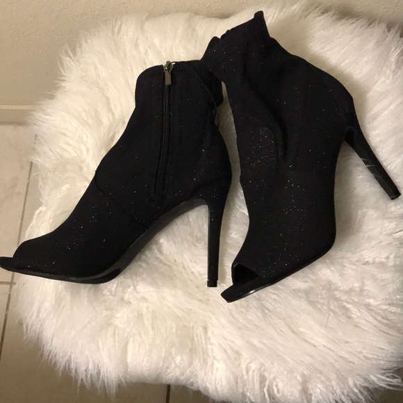 Steve Madden Black Karisa Shimmer Stretch Peep Toe - Picture 2 of 4